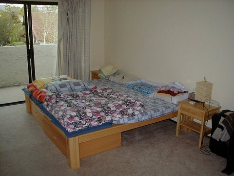 2000-Bed01.jpg